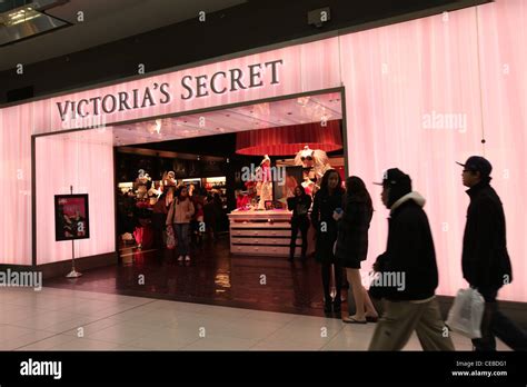 victoria secret eaton center